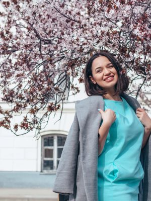 Vrouw met een casual stijl