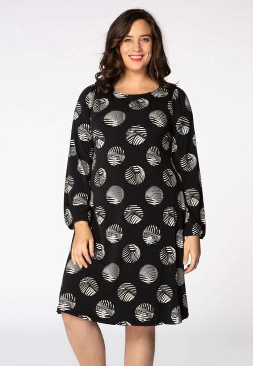 Yoek Dress wide bottom DOT | Zwart | Maat Plus