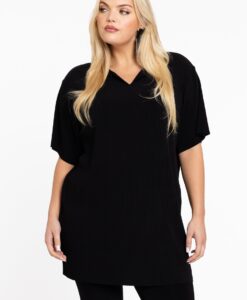 Yoek Tuniek PLISSE | Zwart | Maat 50/52
