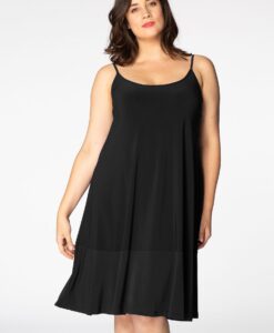 Yoek Dress spaghetti straps | Zwart | Maat 42/44